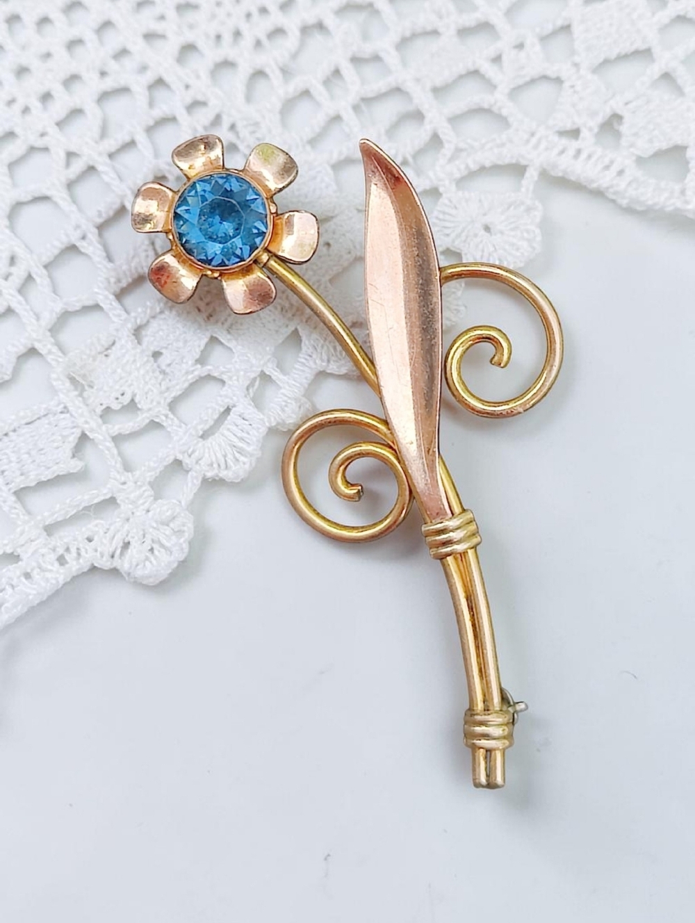 Vintage 12K GF Van Dell Teal Glass Stone Flower Brooch